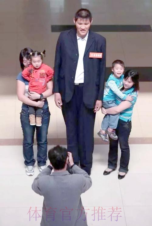 身高2米46,号称姚明接班人!中国第一巨人赵亮为何没打CBA? 身高2米46,号称姚明接班人!中国第一巨人赵亮为何没打CBA?